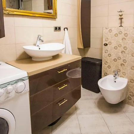 Apartman Nia With Pool Trogir