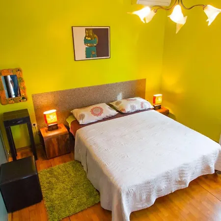 Apartman Nia With Pool Trogir