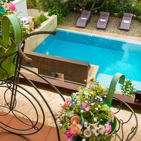 Διαμέρισμα Nia With Pool Τρογκίρ