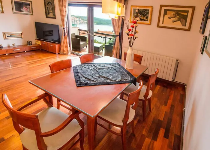 Apartament Nia With Pool *