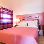 Nia With Pool Apartman Trogir