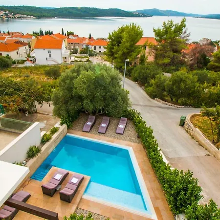 Nia With Pool * Trogir