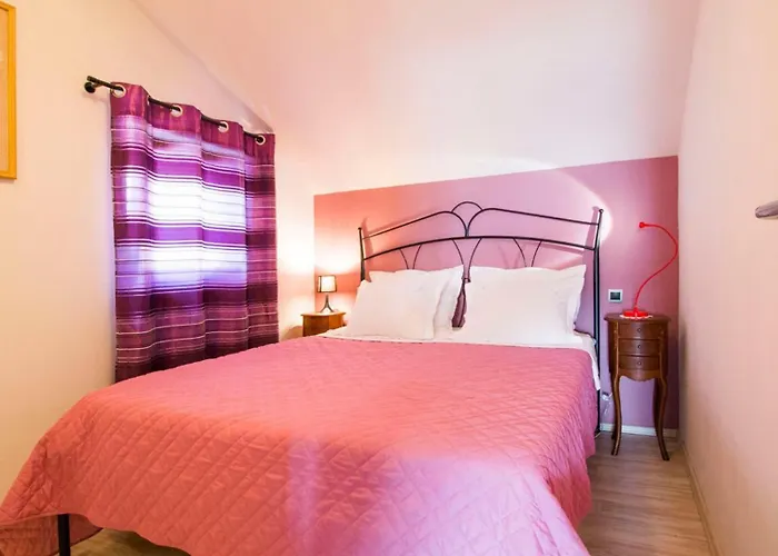 Nia With Pool Apartment Trogir