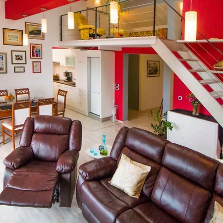 Nia With Pool Daire *